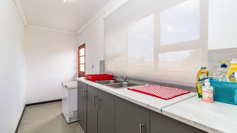 2 Bedroom Property for Sale in Franskraal Western Cape